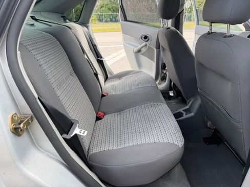 Used 2005 Ford Focus S image 16