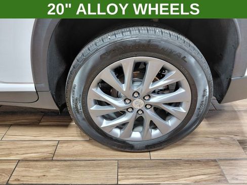 Used 2025 Buick Enclave Preferred AWD/4WD image 12
