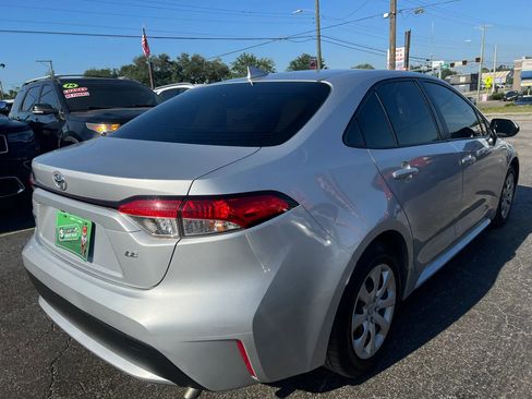 Used 2022 Toyota Corolla LE image 5