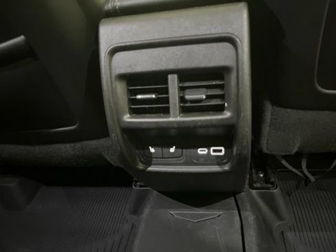 Used 2019 Cadillac XT4 Premium Luxury FWD image 22