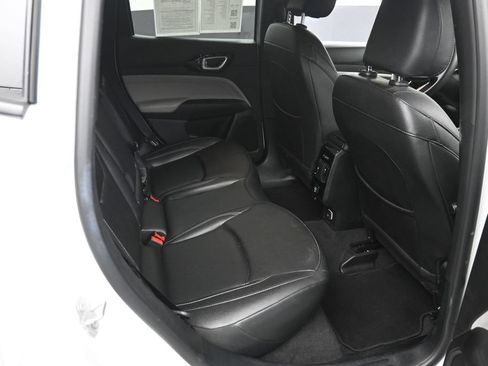 Used 2025 Jeep Compass Limited AWD/4WD image 10