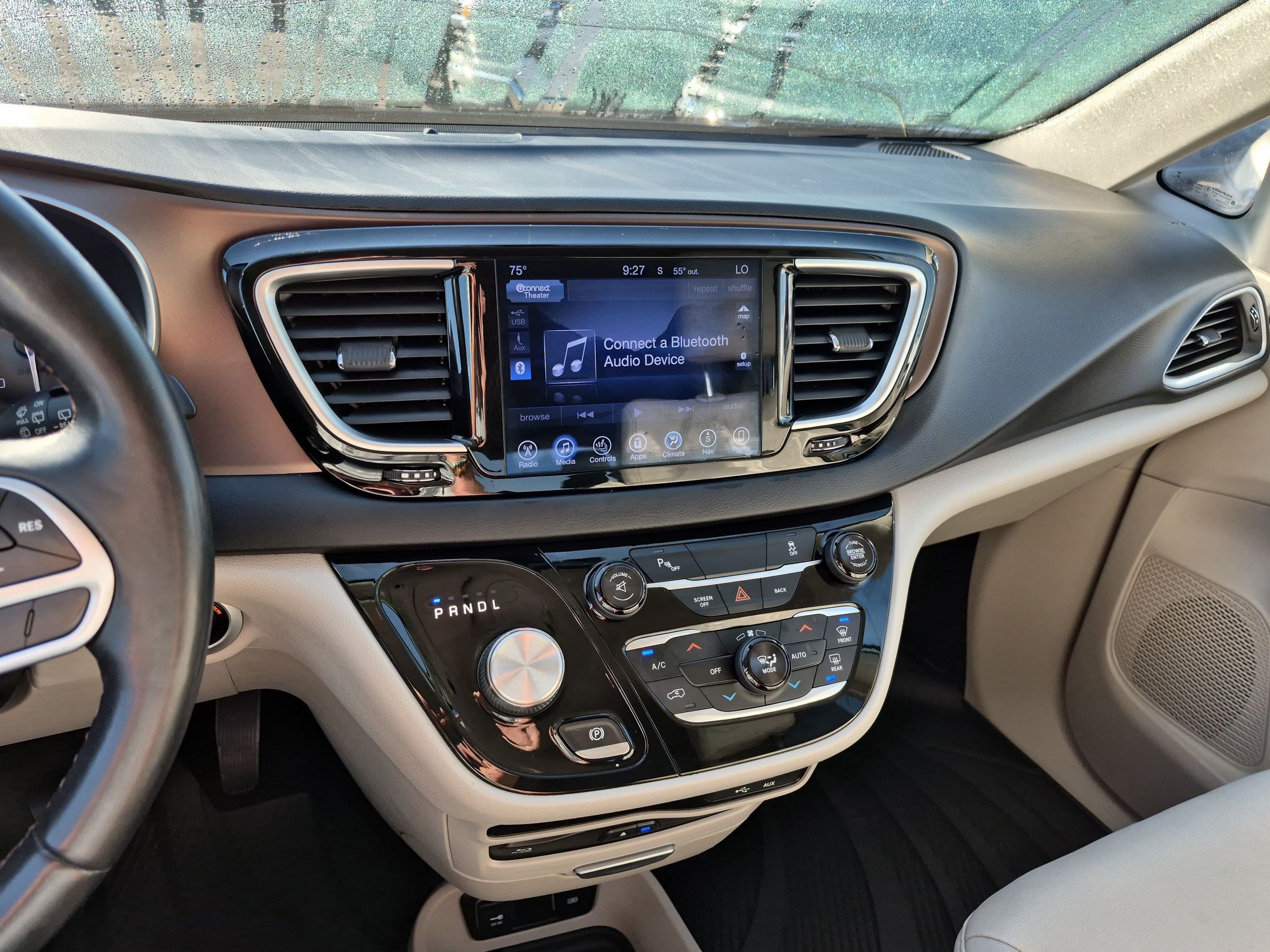 Used 2017 Chrysler Pacifica Touring-L Plus w/ Tire & Wheel Group FWD image 24