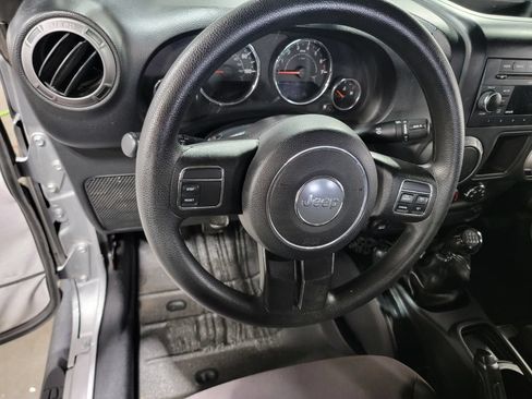 Used 2013 Jeep Wrangler Sport AWD/4WD image 15
