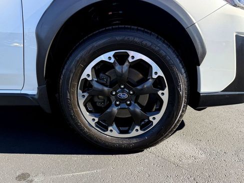 Used 2023 Subaru Crosstrek 2.0i Premium image 9