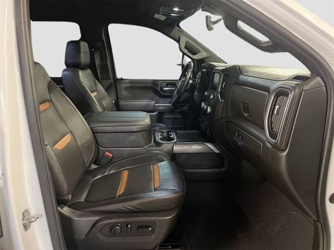 Used 2023 GMC Sierra 2500 AT4 image 27
