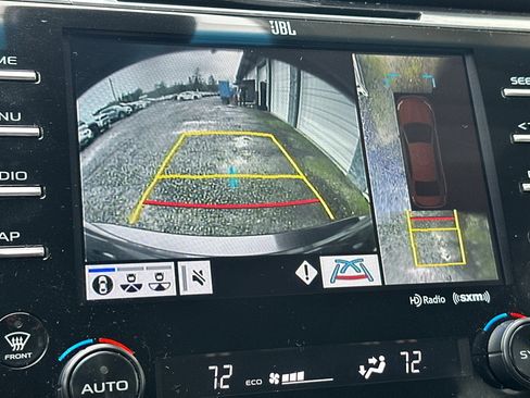 Used 2018 Toyota Camry XLE image 16