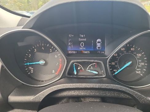 Used 2017 Ford Escape SE w/ SE Cold Weather Package AWD/4WD image 12