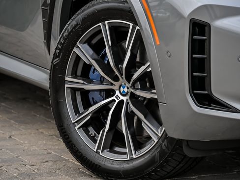 Used 2025 BMW X5 M60i w/ Climate Comfort Package AWD/4WD image 3