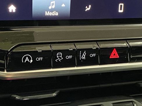 New 2026 Jeep Compass Latitude w/ Sun and Sound Group image 28