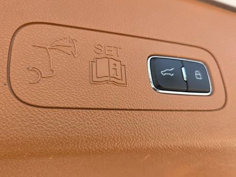 Used 2022 Lincoln Aviator Black Label w/ Dynamic Handling Package AWD/4WD image 19