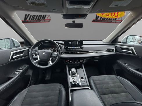 Used 2024 Mitsubishi Outlander SE image 28