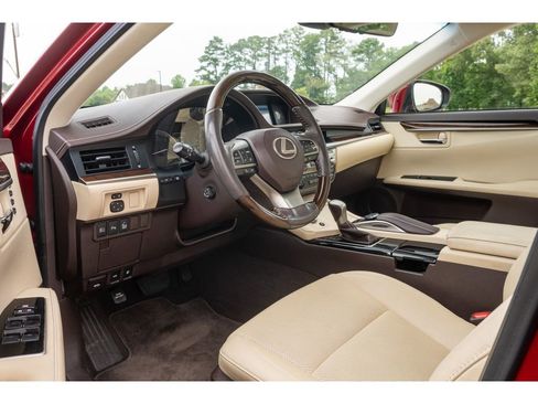 Used 2018 Lexus ES 350 w/ Navigation System Package FWD image 9