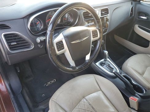 Used 2012 Chrysler 200 Limited image 10