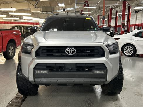 Used 2026 Toyota 4Runner SR5 AWD/4WD image 8