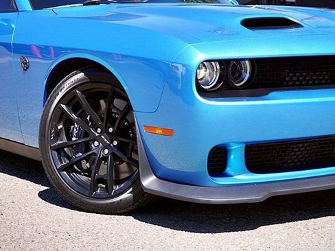 Used 2023 Dodge Challenger SRT Hellcat image 4