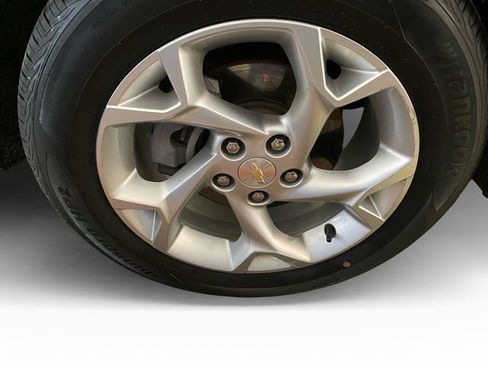 Used 2024 Chevrolet Trax LS w/ LS Convenience Package FWD image 9