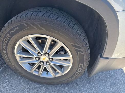 Used 2023 Chevrolet Traverse LT AWD/4WD image 14