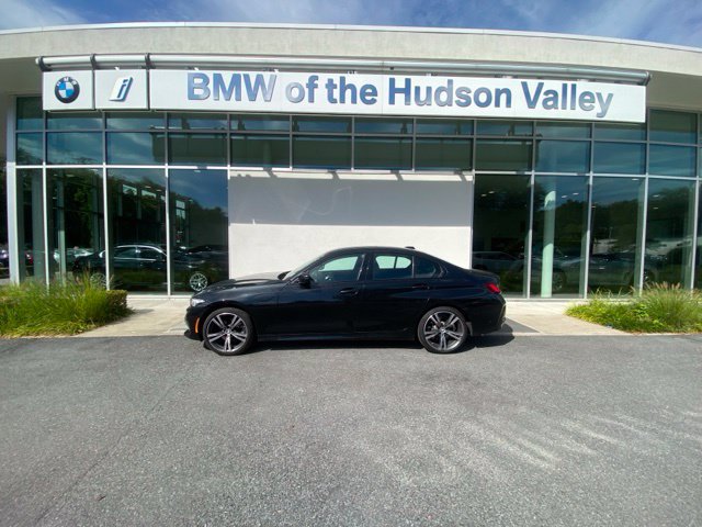 Used 2023 BMW 330i xDrive Sedan w/ Premium Package AWD/4WD image 1