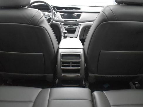 Used 2021 Cadillac XT5 Premium Luxury image 27