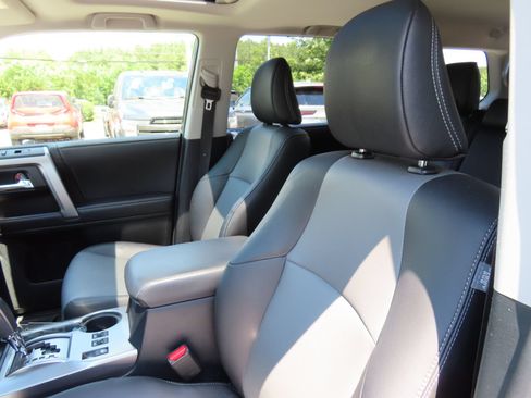 Used 2024 Toyota 4Runner SR5 Premium w/ Moonroof Package AWD/4WD image 30