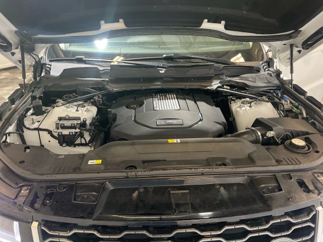 Used 2018 Land Rover Range Rover Sport HSE AWD/4WD image 15
