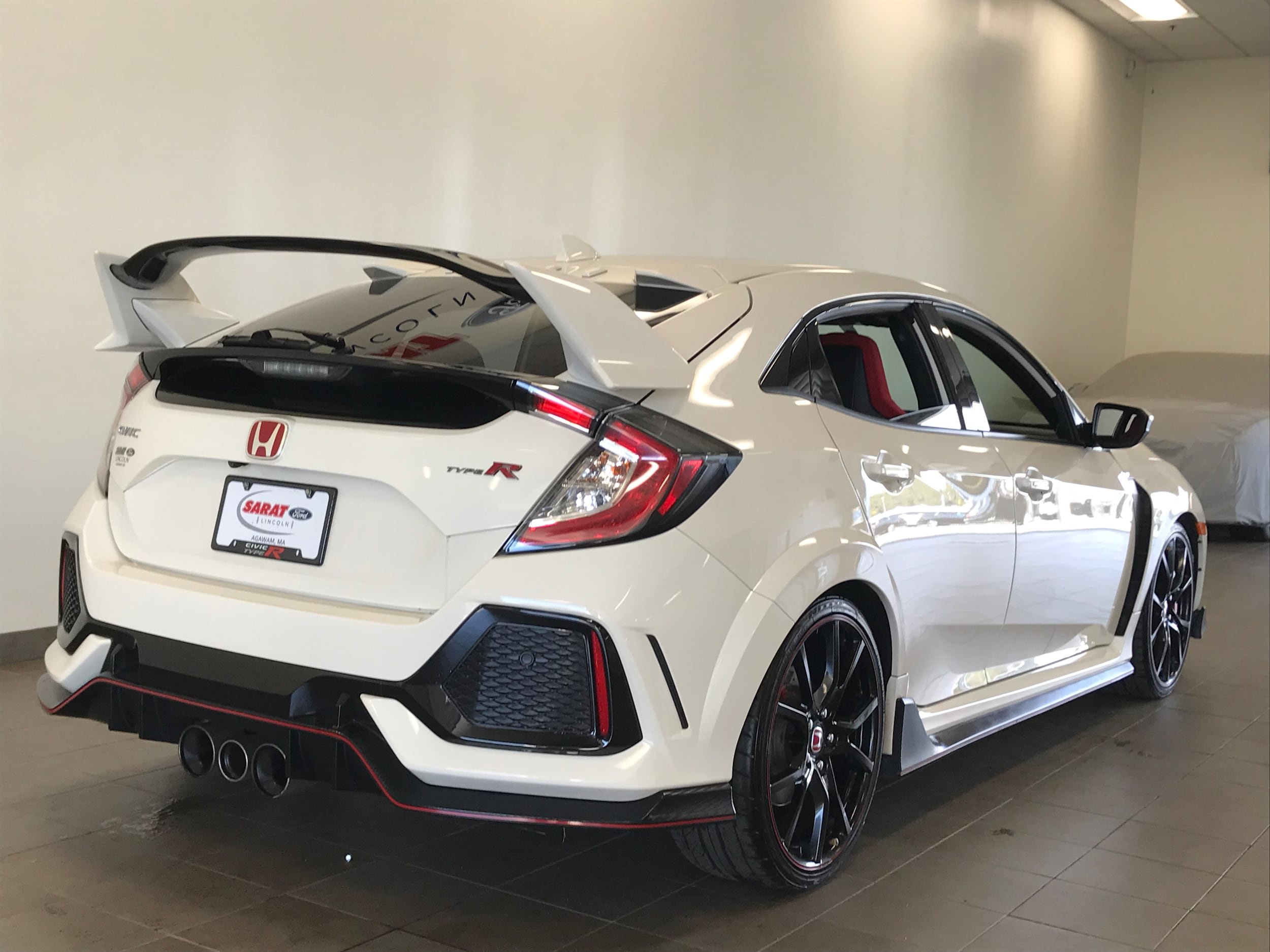Used 2018 Honda Civic Type R image 8