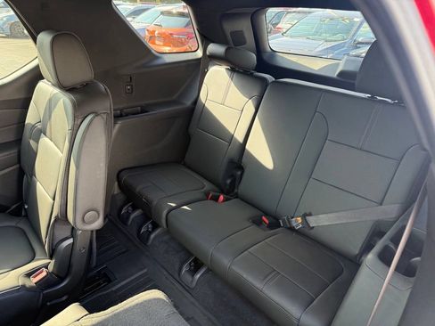 Used 2023 Chevrolet Traverse RS w/ LPO, Floor Liner Package AWD/4WD image 6