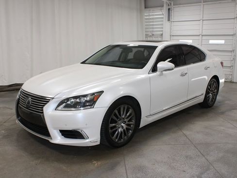 Used 2016 Lexus LS 460 w/ Comfort Package RWD image 4