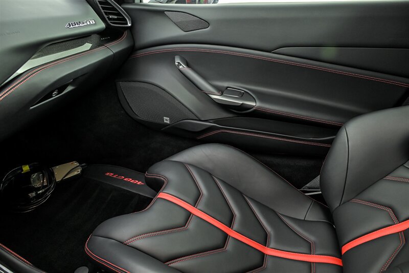 Used 2016 Ferrari 488 GTB RWD image 35