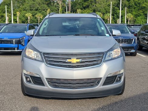 Used 2017 Chevrolet Traverse LT FWD image 2