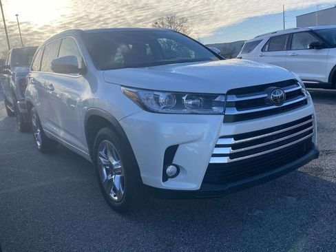 Used 2018 Toyota Highlander Limited image 1