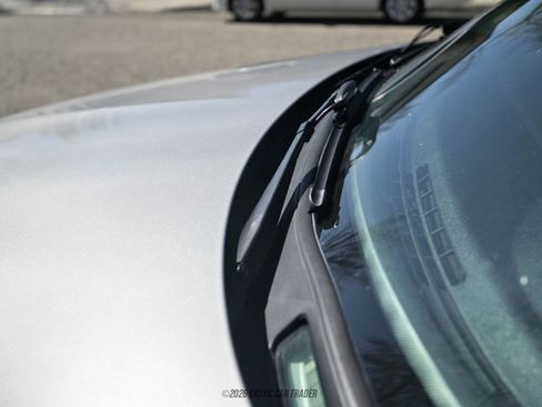 Used 2005 Chevrolet SSR image 65