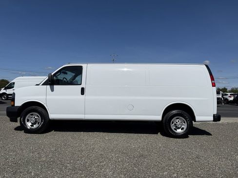 Used 2022 Chevrolet Express 2500 Extended w/ Driver Convenience Package image 9