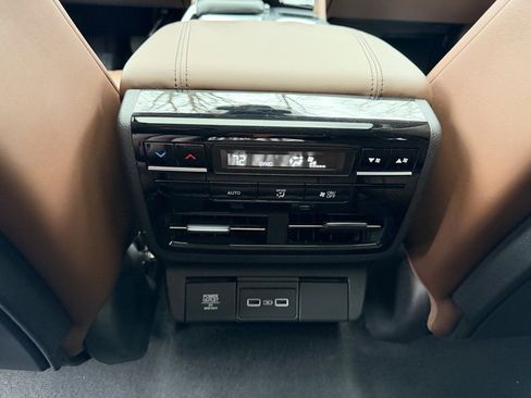 Used 2023 Acura MDX SH-AWD w/ Technology Package image 16