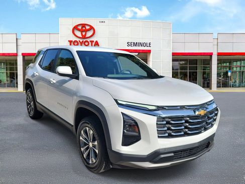 Used 2026 Chevrolet Equinox LT FWD image 2