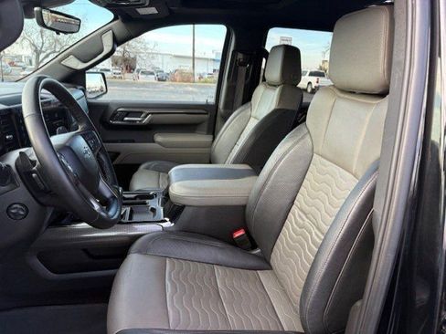 Used 2025 Chevrolet Silverado 1500 ZR2 w/ Technology Package image 10