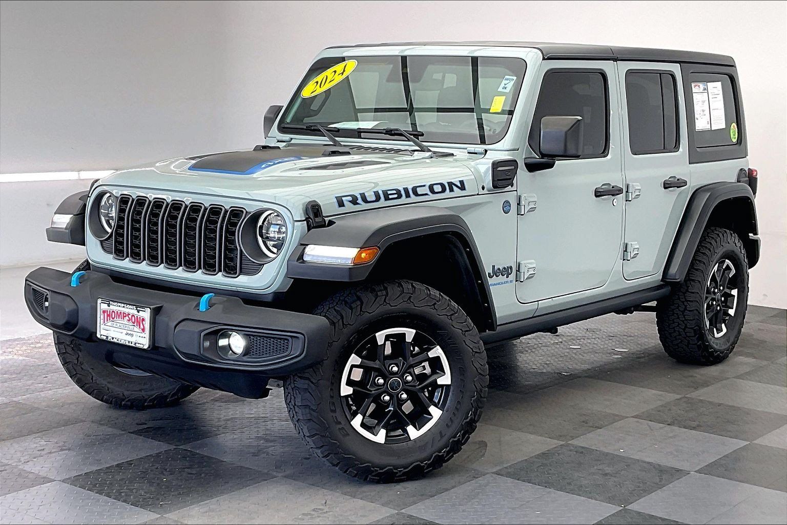 Used 2024 Jeep Wrangler Unlimited Rubicon 4xe w/ Convenience Group AWD/4WD image 12