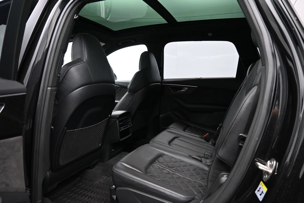 Used 2022 Audi SQ7 Prestige w/ Prestige Package AWD/4WD image 24