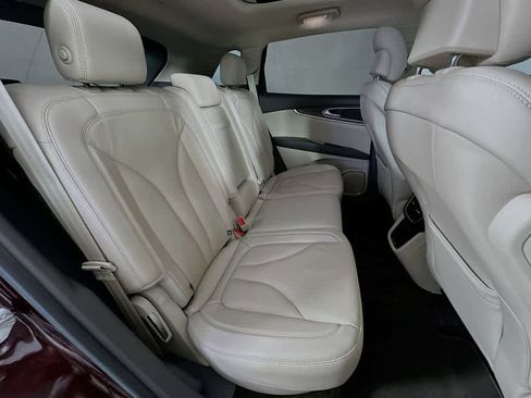 Used 2017 Lincoln MKX Reserve w/ Driver Assistance Package FWD image 33