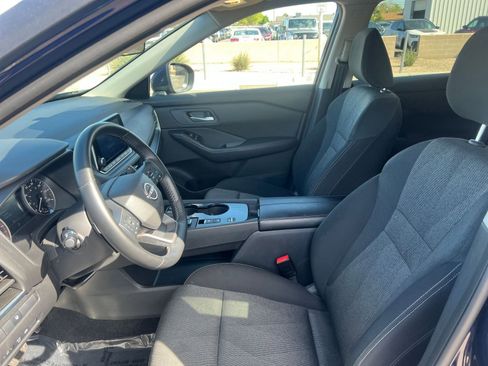 Used 2025 Nissan Rogue SV FWD image 28
