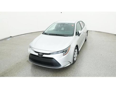 Used 2025 Toyota Corolla LE FWD image 21