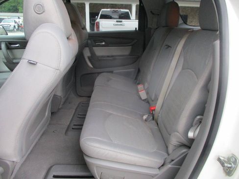 Used 2015 GMC Acadia SLE FWD image 13