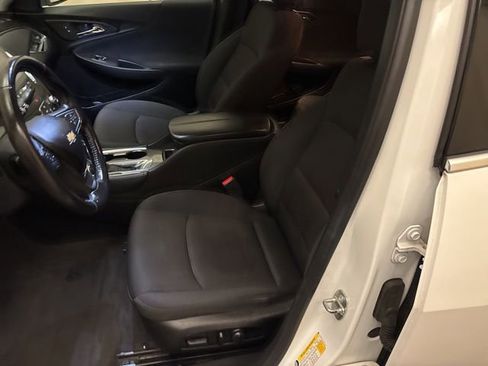 Used 2018 Chevrolet Malibu LT FWD image 11