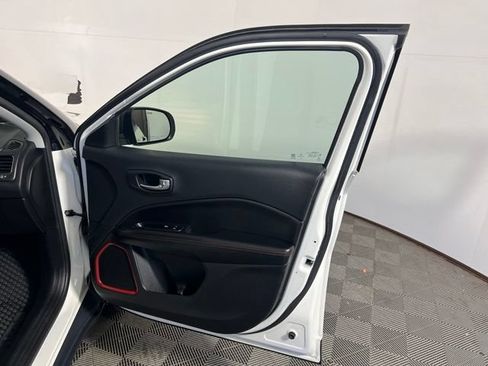 Certified 2019 Jeep Compass Trailhawk w/ Cold Weather Group AWD/4WD image 30
