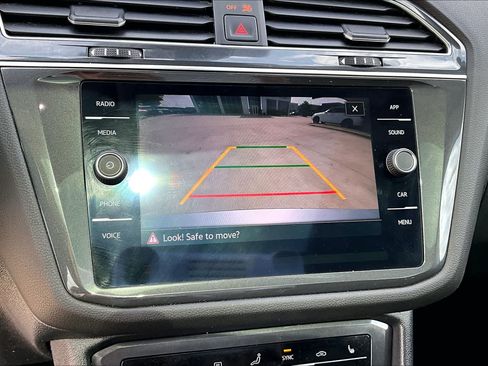 Used 2022 Volkswagen Tiguan SE FWD image 26