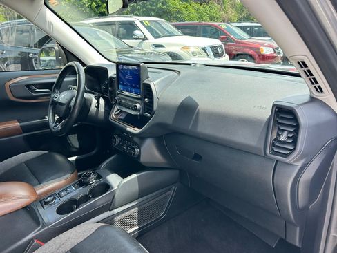 Used 2021 Ford Bronco Sport Outer Banks w/ Outer Banks Package AWD/4WD image 8