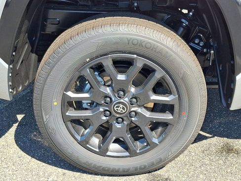 New 2026 Toyota Tundra Platinum AWD/4WD image 7