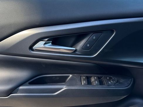 New 2026 Chevrolet Equinox EV LT w/ LPO, Blackout Package FWD image 11