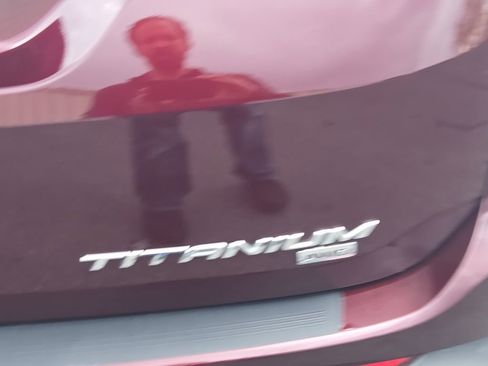 Used 2018 Ford Edge Titanium w/ Equipment Group 302A AWD/4WD image 7