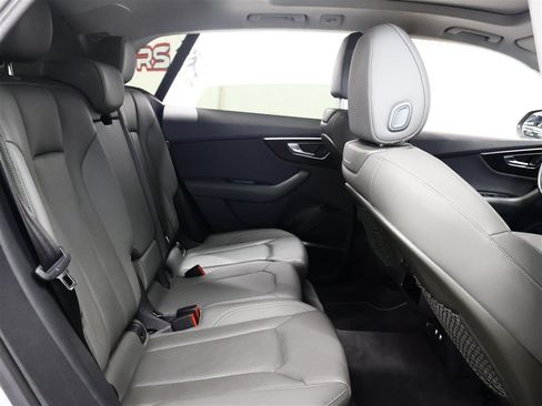 Used 2019 Audi Q8 Premium Plus w/ Premium Plus AWD/4WD image 21